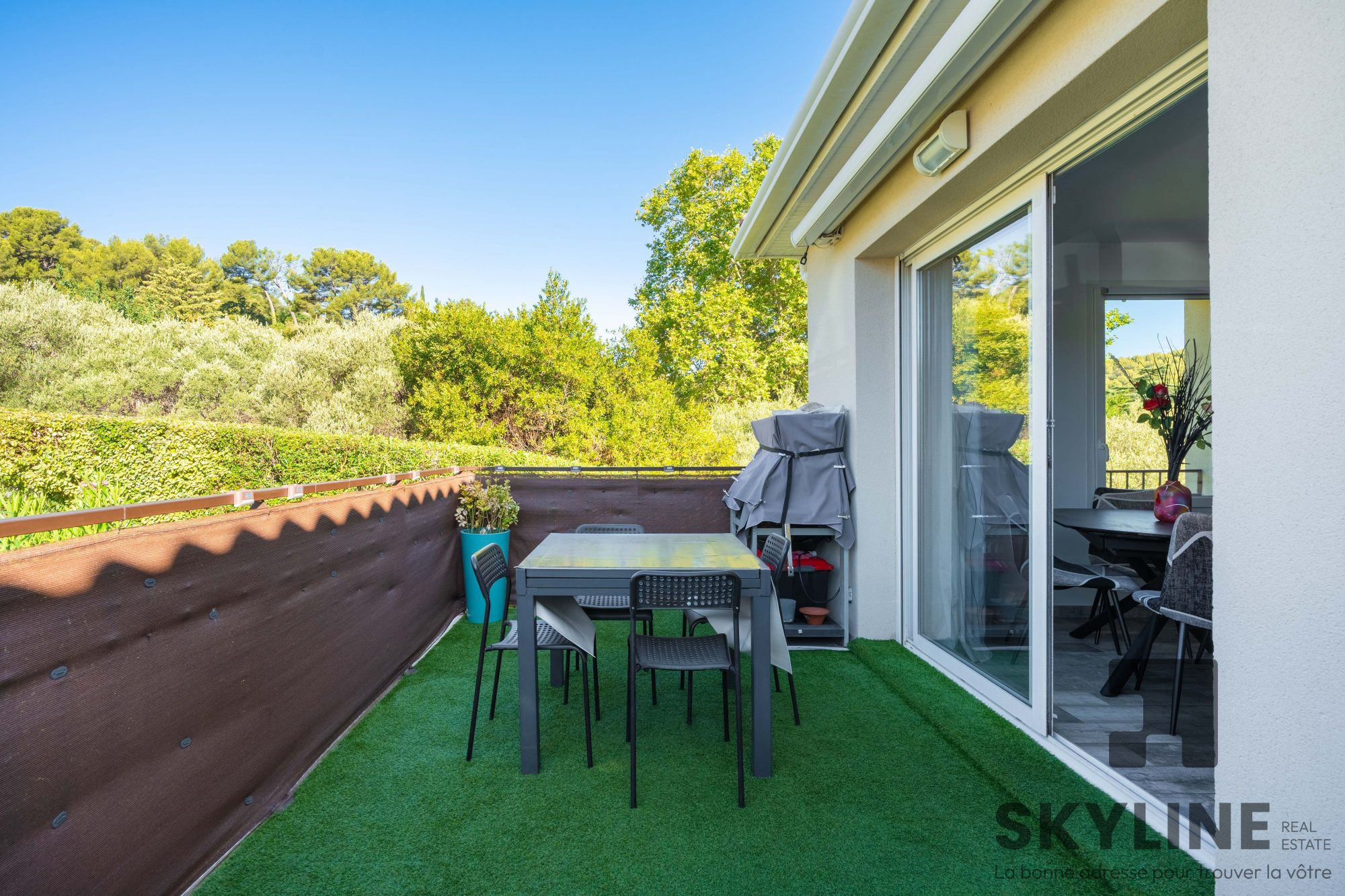 Appartement type 3 avec terrasse et double box