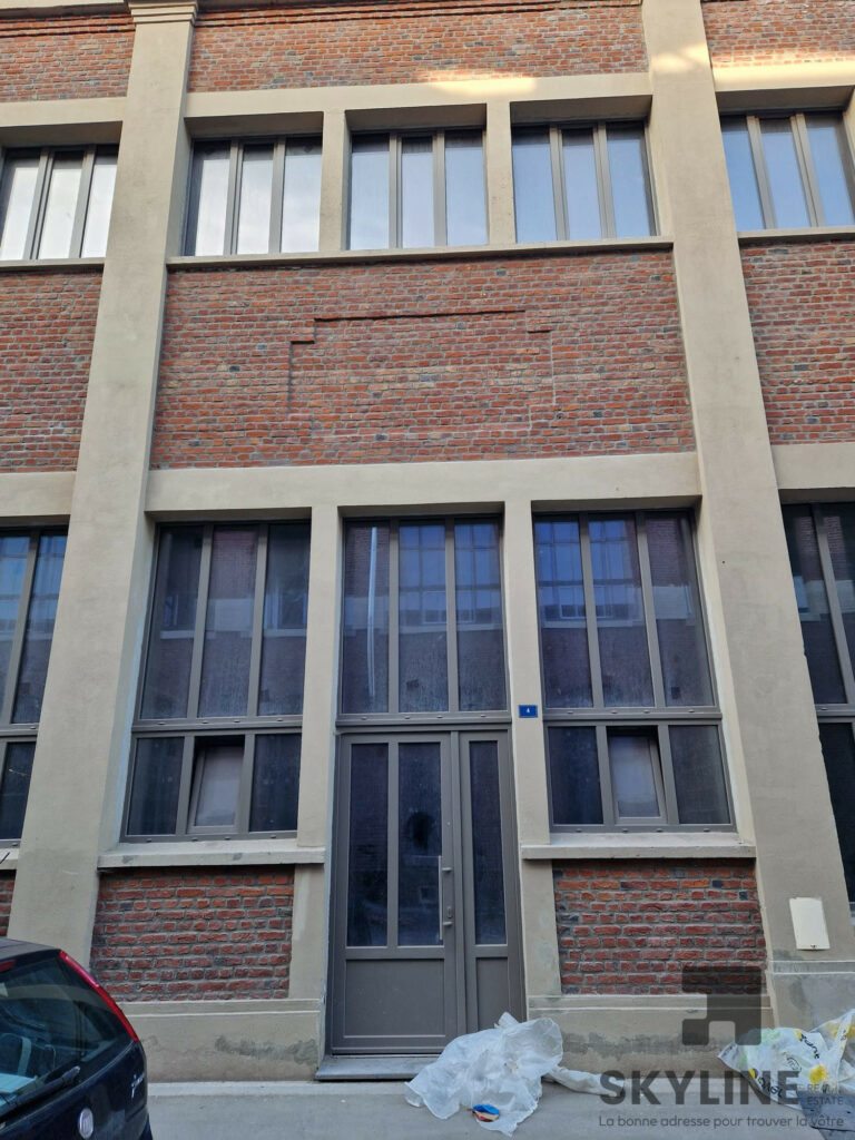 LOCAL D&rsquo;ACTIVITÉ 150 M² — RDC + MEZZANINE + R+1 — DESTINATION LIBRE
